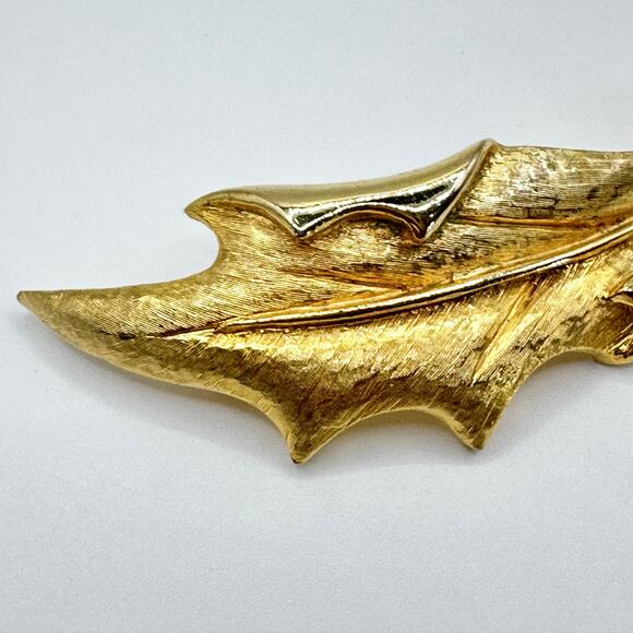 Vintage Hattie Carnegie Brooch Gold Tone Leave Abstract Signed - Picture 7 of 11